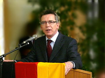 Dr. Thomas de Maizire